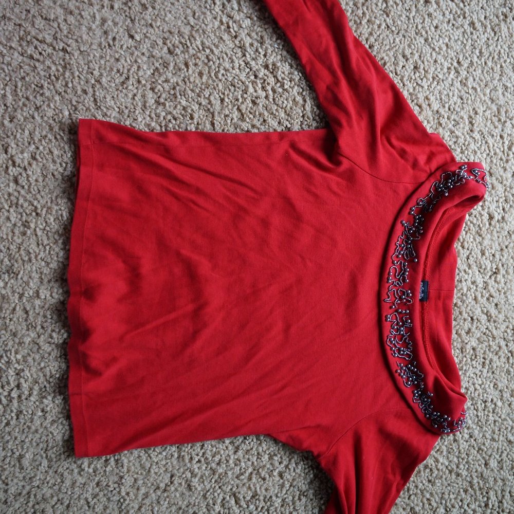 Woman Top with 3/4 length sleeves